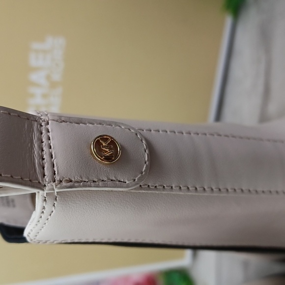 Michael Kors Kinlee Bootie NIB - Picture 6 of 10